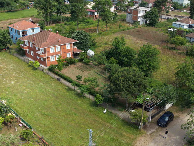 KARASU İHSANIYE'DE SATILIK 8+2 İKIZ VILLA, 1750M² ARSA İÇINDE