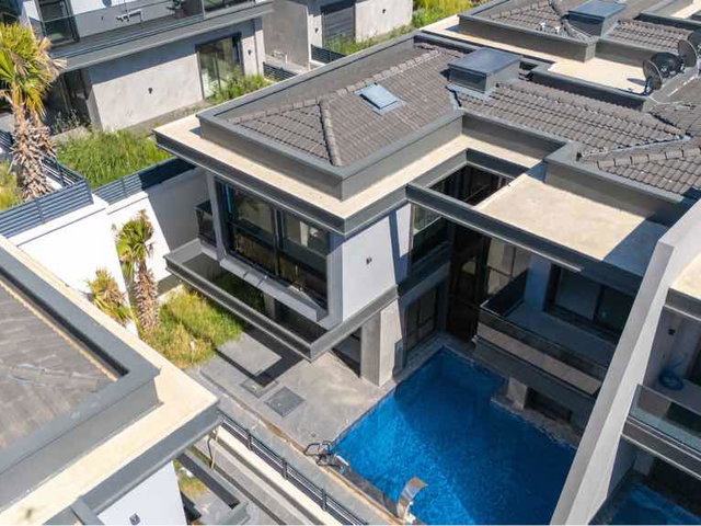 KUŞADASI SOĞUCAK
SİRİUS SİTESİNDE HAVUZLU VILLA