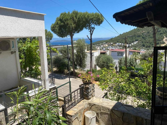 BODRUM TORBA'DA DENİZ MANZARALI 5+1 KEYİFLİ MÜSTAKİL EV