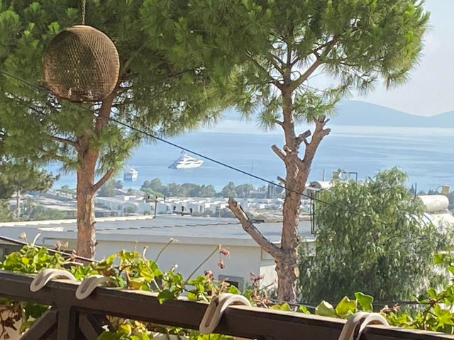 BODRUM TORBA'DA DENİZ MANZARALI 5+1 KEYİFLİ MÜSTAKİL EV