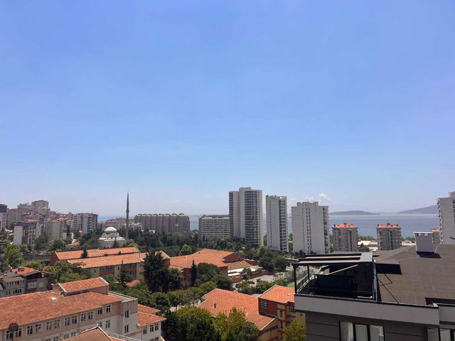 KARTAL PETROL İŞ MAHALLESİ'NDE KAPANMAZ DENİZ MANZARALI HAVUZLU SATILIK 3+1 DAİRE
