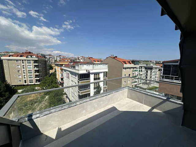 BEYLİKDÜZÜ GÜRPINAR İKİ BLOKLU BUTİK AİLE SİTESİ 3 + 2 SATILIK DUBLEKS