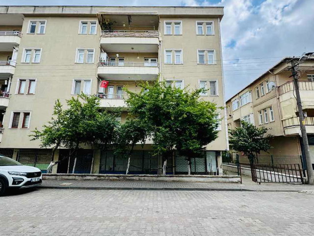 İZMİT YENİŞEHİR MAHALLESİ CİHAN HASTANESİ MEVKİİ 3+1 SATILIK DAİRE
