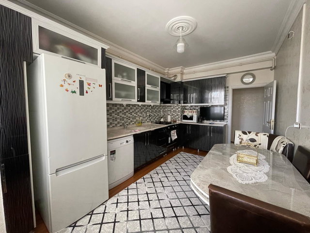 REMAX İLKE'DEN GÖKTÜRK SİTESİ'NDE 4+1 SATILIK DAİRE