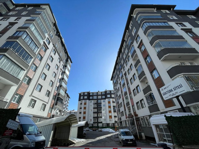 REMAX İLKE'DEN KAYAKYOLU GÖKTÜRK SİTESİ'NDE 4+1 SATILIK DAİRE
