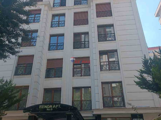 ERENKÖY CADDEBOSTAN' DA BAĞDAT CADDESİ'NE DÖRDÜNCÜ PARALEL GENÇ BİNADA 3+1 DAİRE