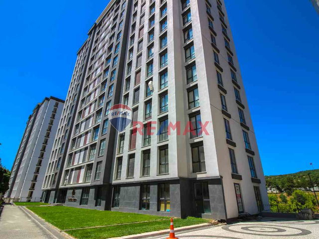 KARTAL KORU İSTANBUL SİTESİNDE KİRALIK EŞYALI 1+1 DAİRE