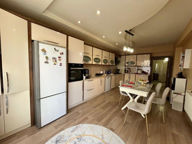 REMAX İLKE'DEN YILDIZKENT'TE 4+1 SATILIK LÜKS DAİRE