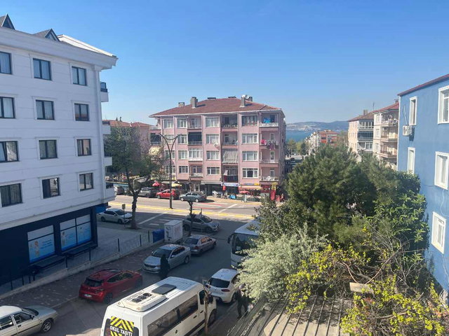 REMAX KANYON KARAMÜRSEL İZNİKYOLU MEVKİİ SATILIK ARAKAT DAİRE