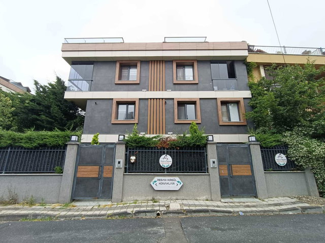 ATAKENT'TE SITE IÇI HEM KONUT HEM İŞ YERINE UYGUN SATILIK LÜKS VILLA