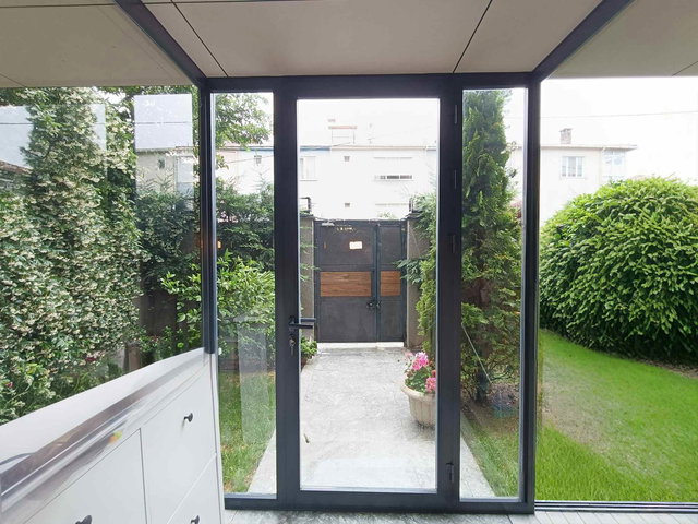 ATAKENT'TE SITE IÇI HEM KONUT HEM İŞ YERINE UYGUN SATILIK LÜKS VILLA