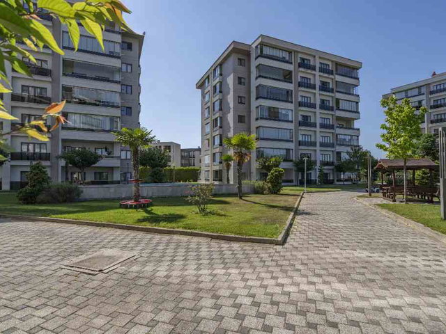 REMAX LEON'DAN BALAT CİTY 4'TE 3+1 SATILIK DAİRE