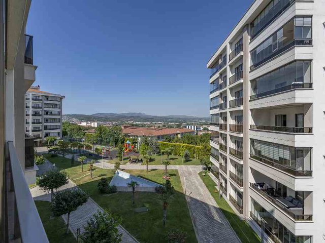 REMAX LEON'DAN BALAT CİTY 4'TE 3+1 SATILIK DAİRE