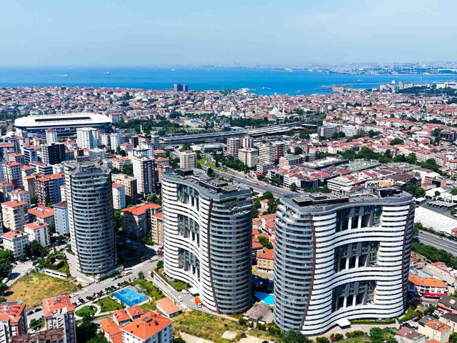 KENTPLUS KADIKÖY'DE ULAŞIMIN MERKEZİNDE FERAH 2+1 SATILIK DAİRE