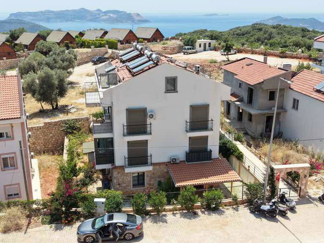 KAŞ MERKEZE 5 DAKİKA BAHÇELİ 3+1 SATILIK DAİRE