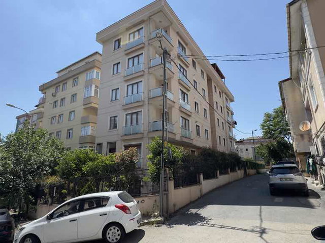 MALTEPE’DE GENİŞ, AYDINLIK VE AÇIK OTOPARKLI 3+1 DAİRE