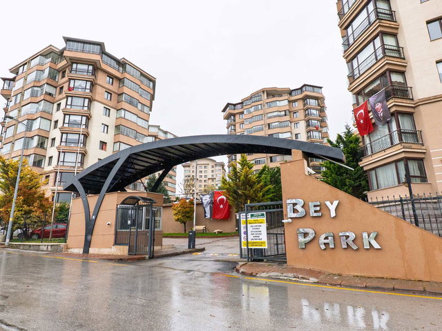 BEYPARK EVLERINDE 4+1 METREKARESINDE 3+1 DAIRE