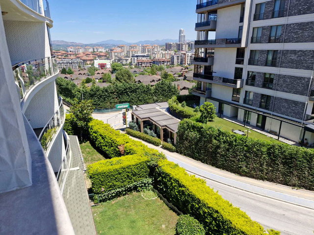 REMAX ADVATAGE'DAN BALAT'DA SATILIK SOSYAL DONATILI 2+1