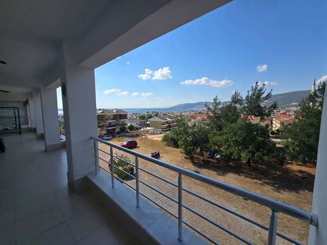 DIDIM AKBÜK TE DENIZ MANZARALI GENIŞ PLAN  2+1 DAIRE