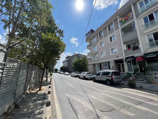 ÇEKMEKÖY MERKEZ MAH BAHÇE KULLANIMLI TERS DUBLKES SATILIK