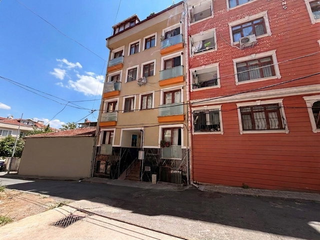 TERSANE İSTANBUL'A KOMŞU ARA KAT YENİ BİNA UYGUN FİYATLI 2+1
