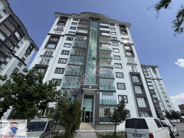ŞEHRİSTAN SİTESİNDE 3+1 DAİRE