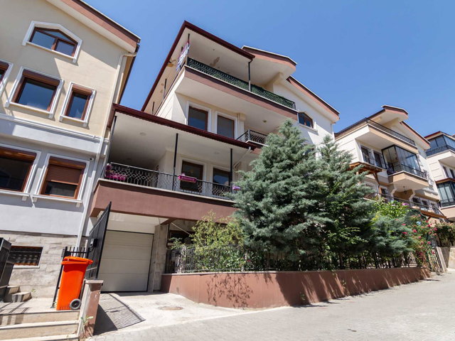 BAĞLICA DOĞANKENT SİTESİNDE SATILIK  6+1 VİLLA