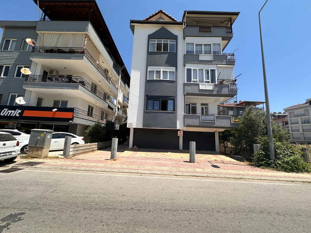BAHÇELİEVLERDE KULLANIŞLI 2+1 SATILIK DAİRE