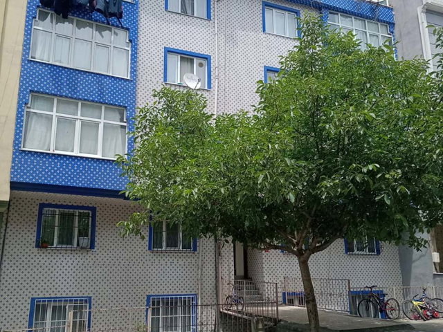 KARADENIZ MAHALLESI'NDE METROYA YAKIN FERAH 2+1 SATILIK DAİRE
