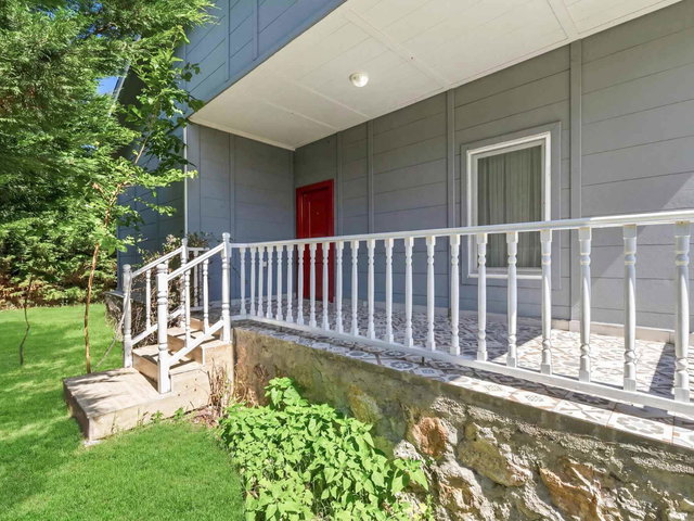 ERDEK BÜYÜKOVA KOYU'NDA DENİZE 10 ADIM, 750 M² MÜSTAKİL PARSELDE SATILIK VILLA