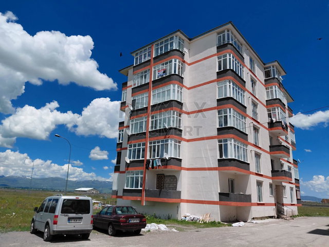 RE/MAX LACİVERT'TEN ILICA'DA KİRALIK 2+0 DAİRE