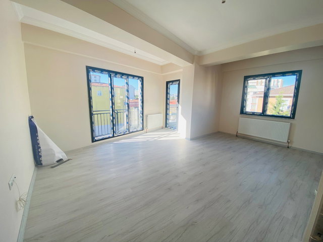 PENDİK GÜLLÜBAĞLAR'DA SIFIR BİNADA SATILIK 2+1 ARA KAT DAİRE