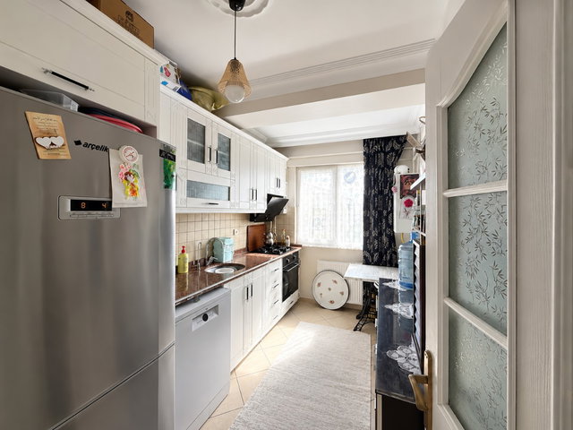CUMA PAZARINA KOMŞU CADDE CEPHE SATILIK 3+1 TEMIZ DAIRE
