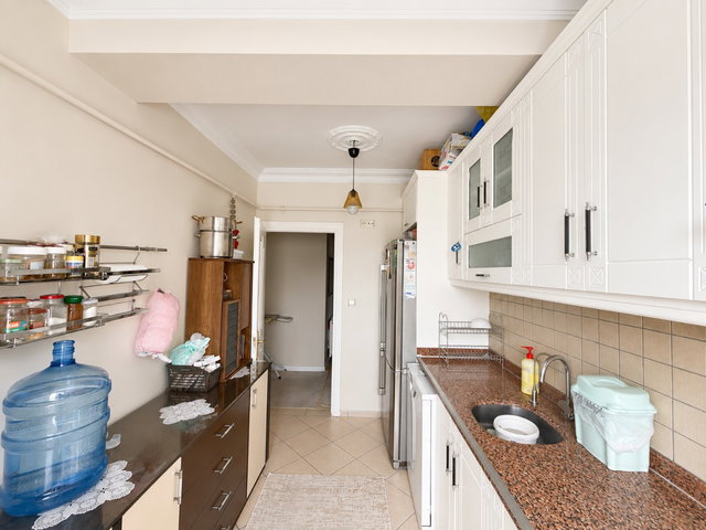 CUMA PAZARINA KOMŞU CADDE CEPHE SATILIK 3+1 TEMIZ DAIRE