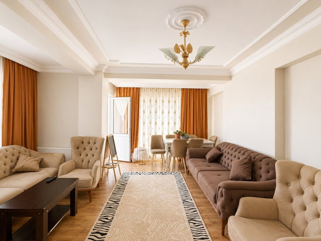 CUMA PAZARINA KOMŞU CADDE CEPHE SATILIK 3+1 TEMIZ DAIRE