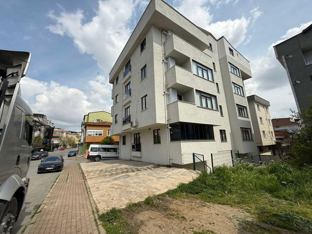 ÇAYIROVA YENİ MAH. 4+1 SATILIK DUBEKS