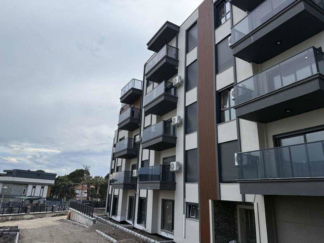 DİKİLİ ÇANDARLI‘DA DENİZE SIFIR 1+1SATILIK DAİRE