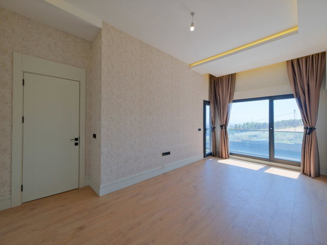 SEA GARDEN'DA PENDİK MİLLET BAHÇESİNE KOMŞU DENİZ MANZARALI SATILIK LÜKS 2+1 DAİRE