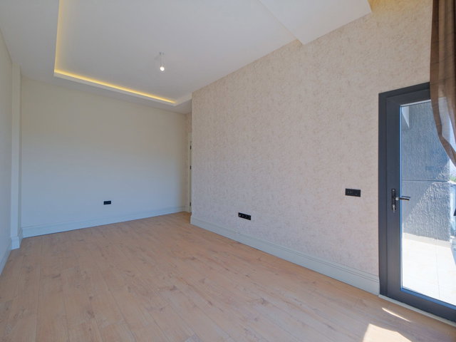 SEA GARDEN'DA PENDİK MİLLET BAHÇESİNE KOMŞU DENİZ MANZARALI SATILIK LÜKS 2+1 DAİRE