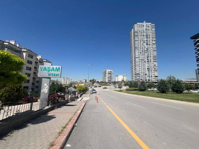 YAŞAMKENT’IN MERKEZINDE GENIŞ VE FERAH SATILIK 4+1 DAIRE