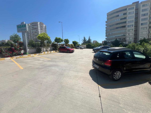 YAŞAMKENT’IN MERKEZINDE GENIŞ VE FERAH SATILIK 4+1 DAIRE