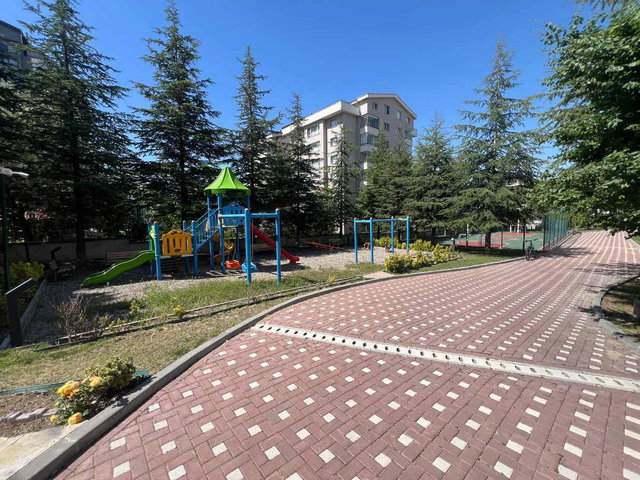 YAŞAMKENT’IN MERKEZINDE GENIŞ VE FERAH SATILIK 4+1 DAIRE