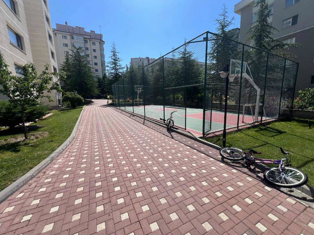 YAŞAMKENT’IN MERKEZINDE GENIŞ VE FERAH SATILIK 4+1 DAIRE