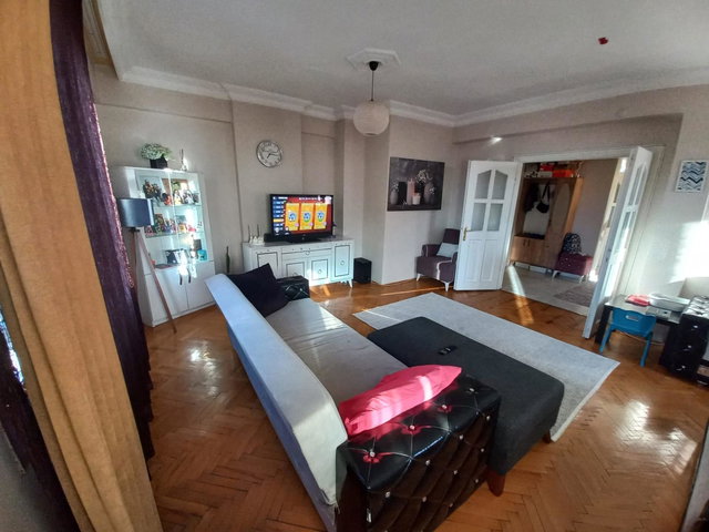 FINDIKLI IŞILTI SOKAKTA YÜKSEK KAT GENIŞ 3+1 110 M2 ASANSÖRLÜ !