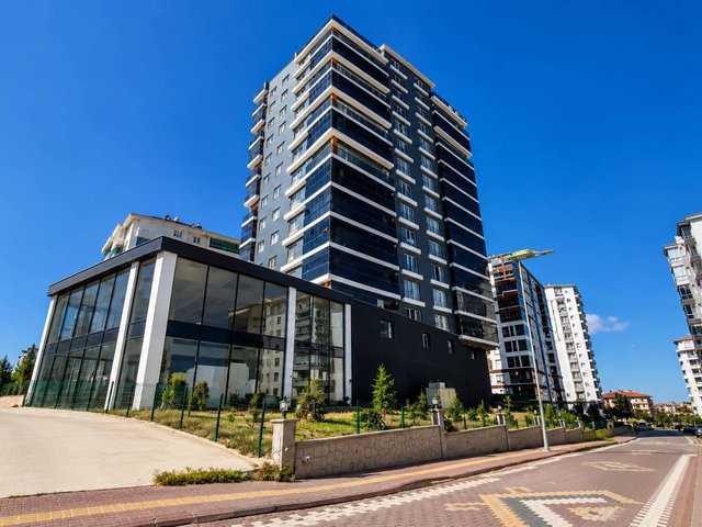 PURSAKLAR MERKEZ'DE 190 M² GENIŞ KULLANIMLI 4+1 SATILIK DAIRE