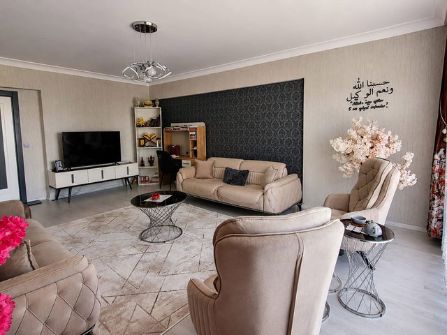 PURSAKLAR MERKEZ'DE 190 M² GENIŞ KULLANIMLI 4+1 SATILIK DAIRE