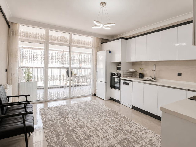PURSAKLAR MERKEZ'DE 190 M² GENIŞ KULLANIMLI 4+1 SATILIK DAIRE