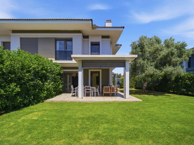 URLA İÇMELER CASAMARİN'DE 400M² ARSA PAYLI SATILIK VILLA