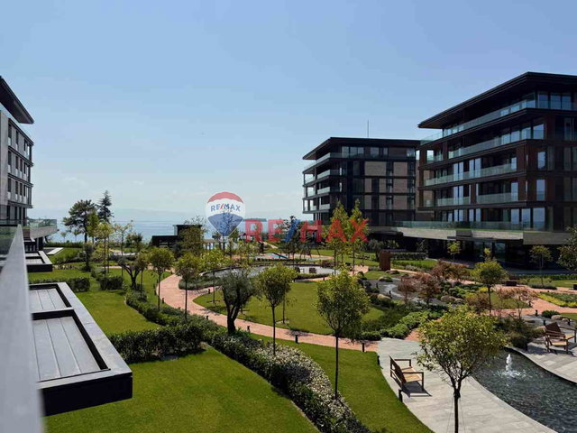 TUZLA MERCANDA BAHÇELİ DENİZ MANZARALI VESEN YALILARI 4,5+1DAİRE