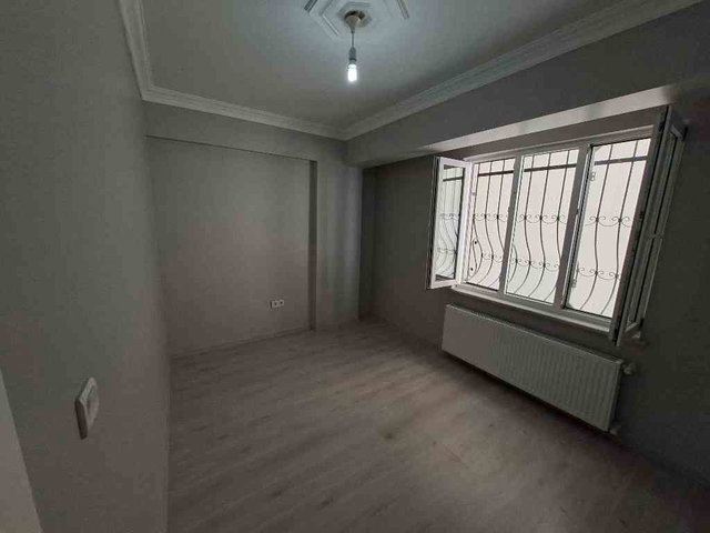 GÜNEY CEPHELİ,FERAH VE YATİRİMLİK 1+1 BAHÇE KATI DAİRE